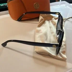 Tory Burch Black Women’s Sunglasses with Dustbag & Case NWT Tory Burch | Accessories | Tory Burch Black Womens  main image 4
